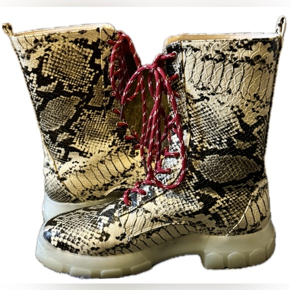 NWOT Cape Robbin Unisex faux Snakeskin 10” Boots sz 9/Men 7 - Picture 4 of 12